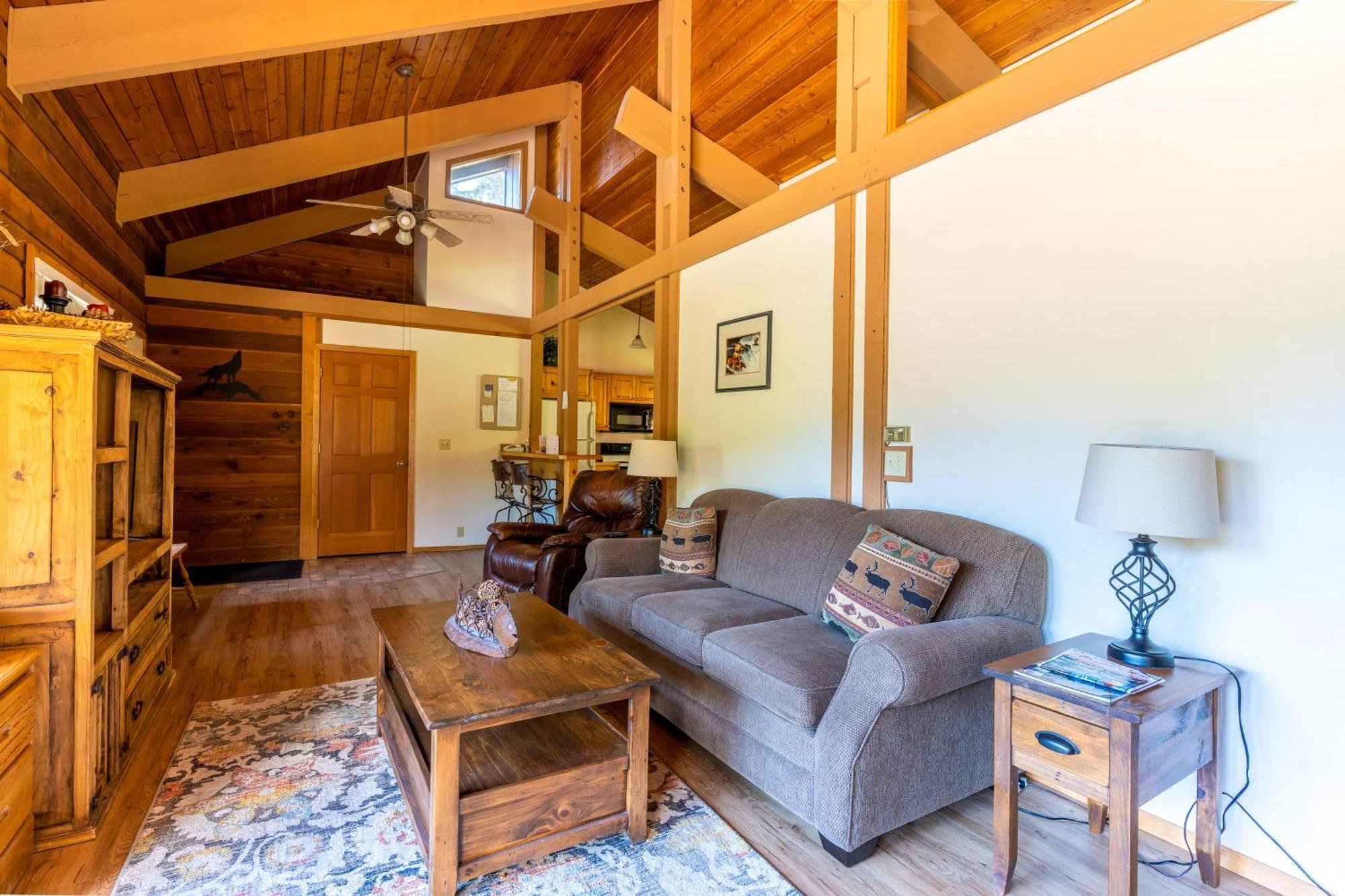 Gray Wolf Condos At Whitefish Room photo