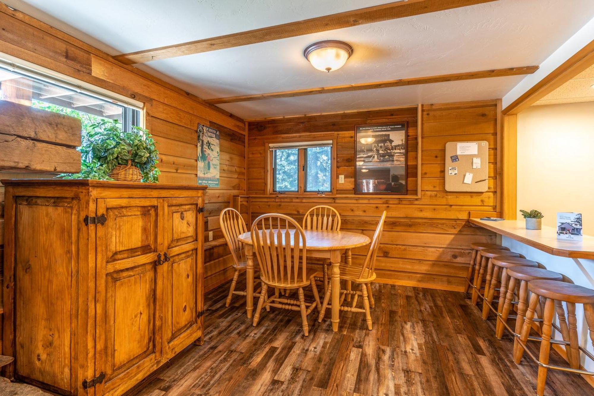 Gray Wolf Condos At Whitefish Room photo